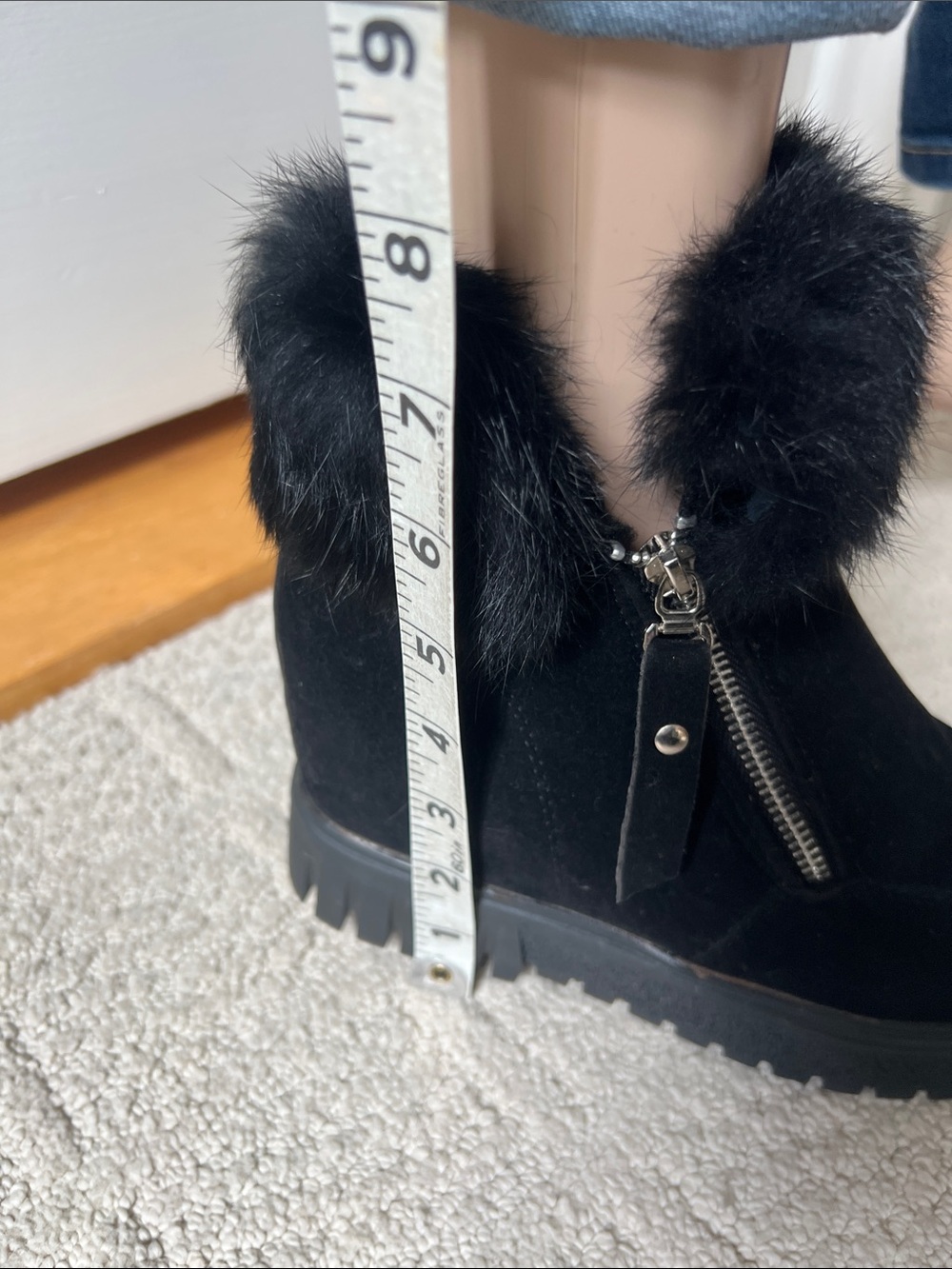 Source Unknown Black Faux-Fur Zip Ankle Winter Boots - Picture 2 of 9
